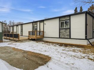 18 Parkland Acres, Lacombe, AB T4L 1T2