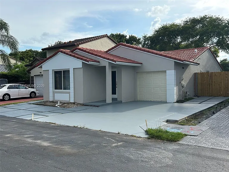 10058 SW 156th Ct — Photo 4