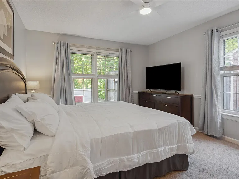 107 Barbary Ct — Photo 18