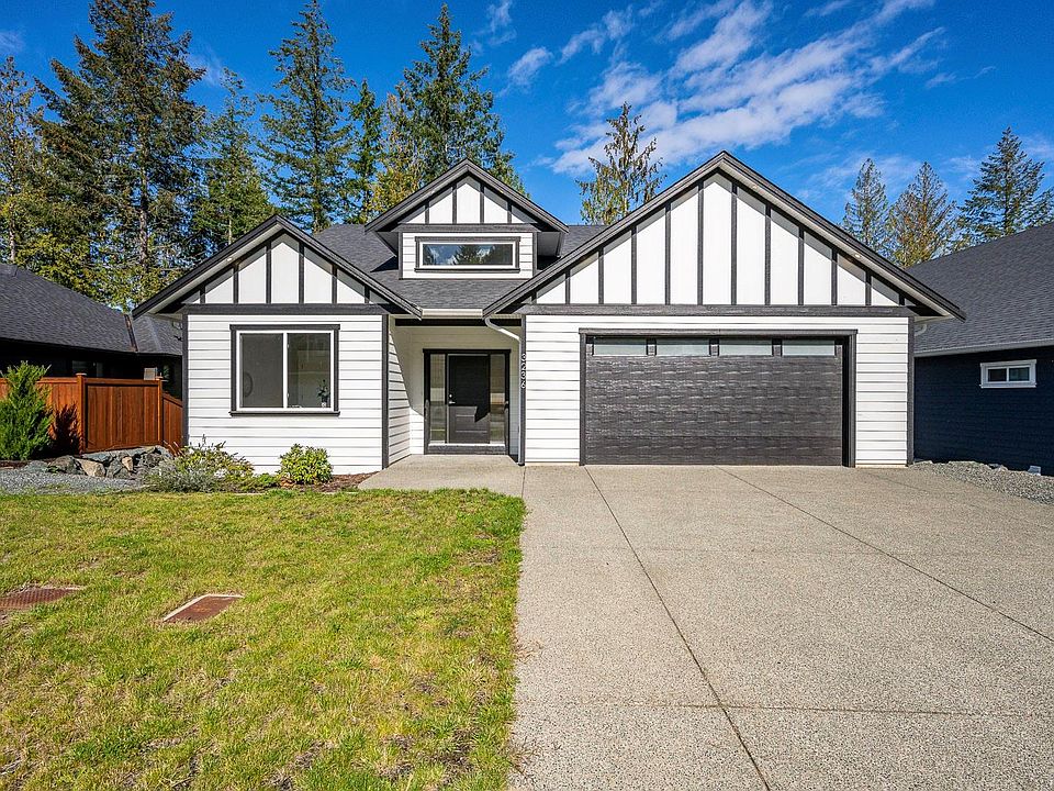1st image of 3236 Klanawa Cres