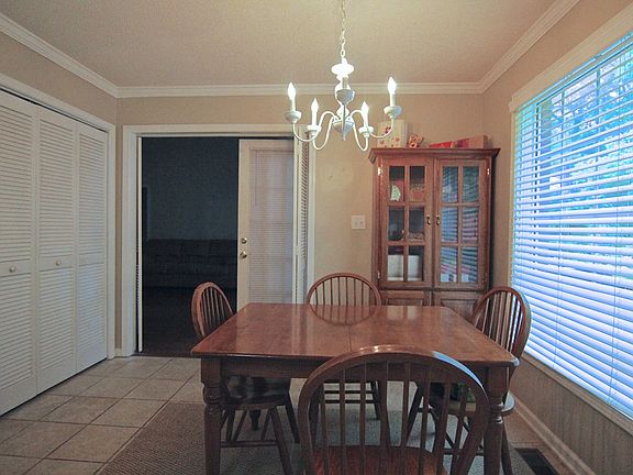 4th image of 120 Cabot Ct W