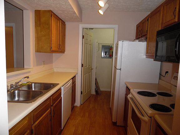 3rd image of 9640 Crosley Farm Dr Unit 57