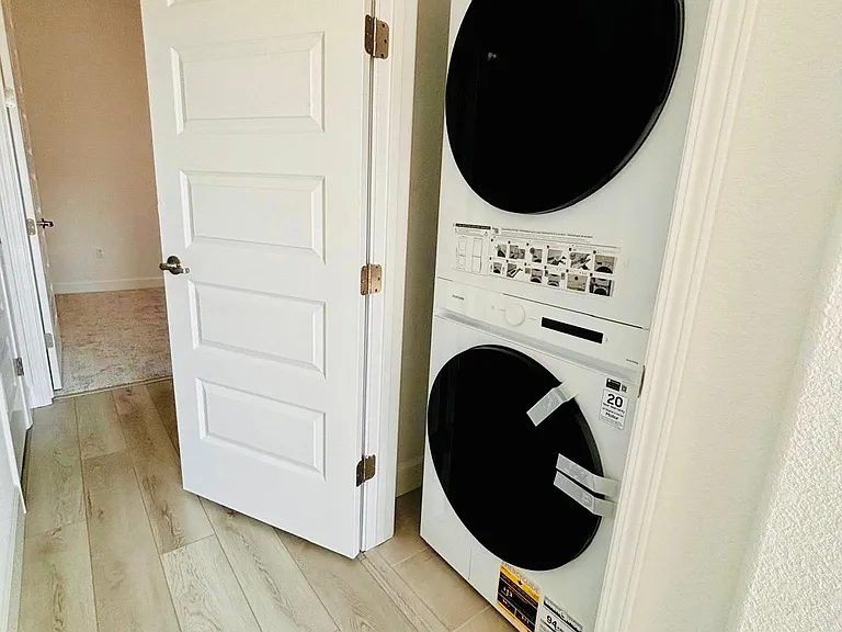 5061 Brooks Cir #B — Photo 8