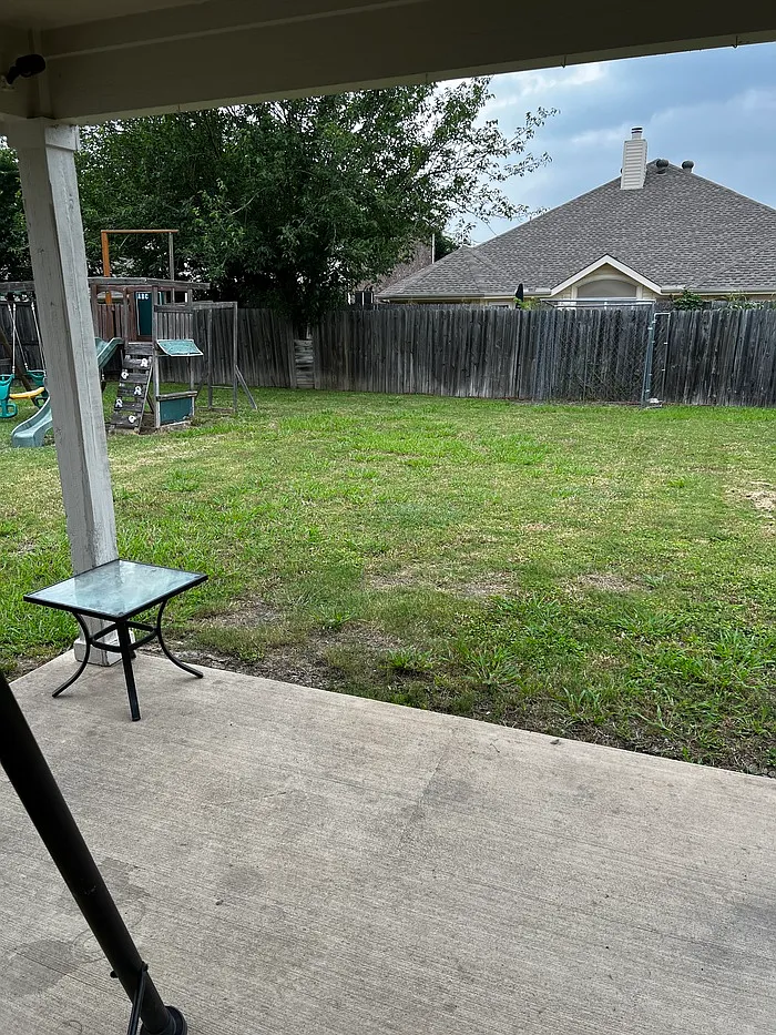 3 bed, 2.0 bath, 1818 sqft, $2,250 — Photo 4