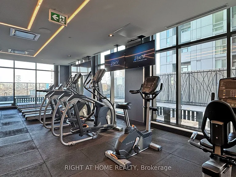 330 Richmond St W #209 — Photo 26