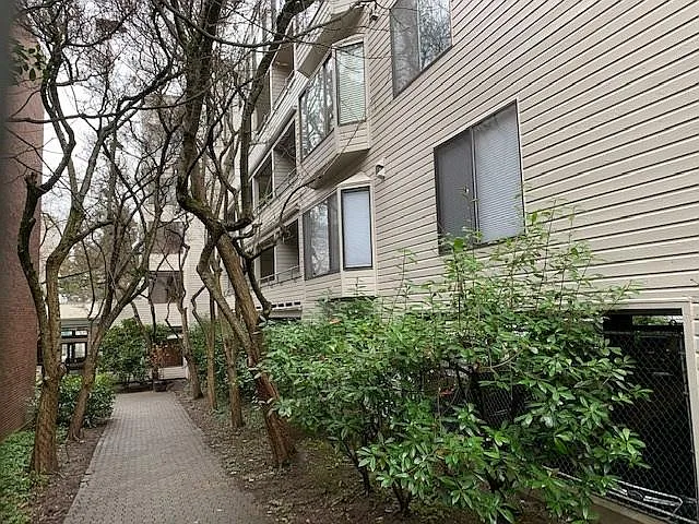 211 Summit Ave E #207 — Photo 7