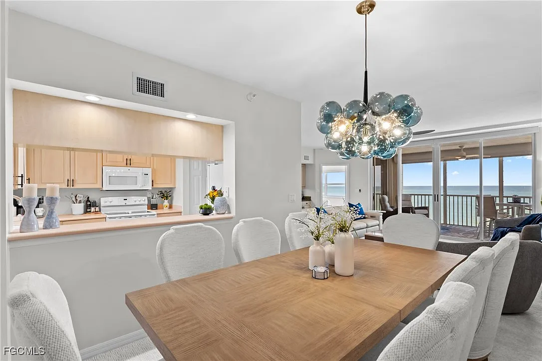 2 bed, 2.0 bath, 1340 sqft, $19,500 — Photo 3