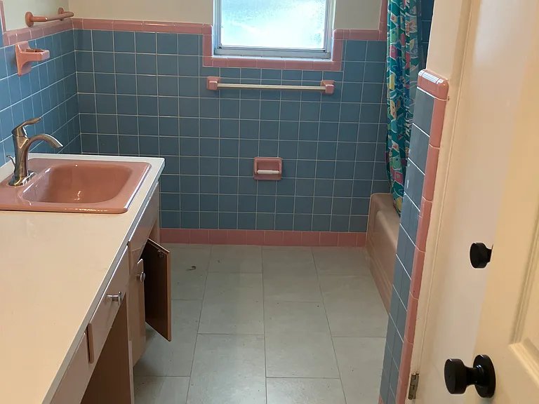 1449 Collins Rd — Photo 10