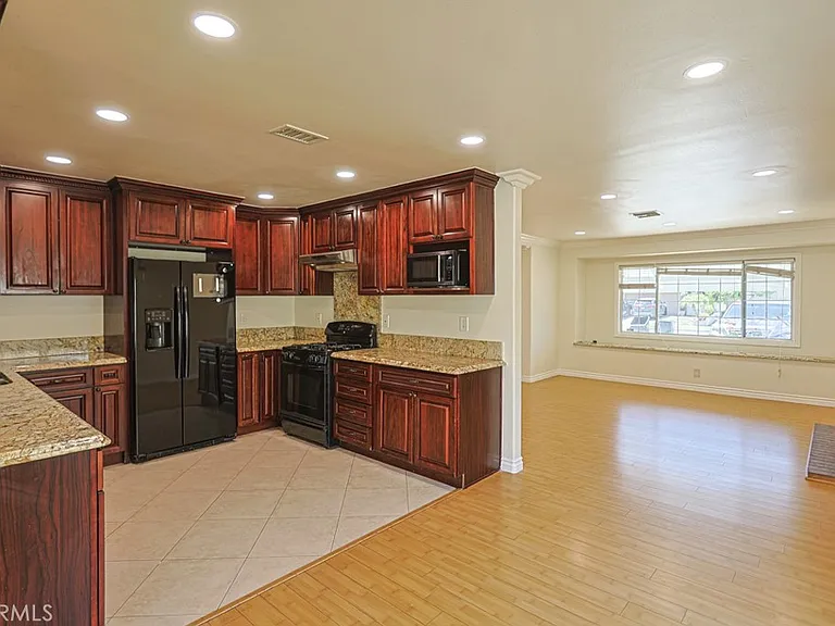 11851 Wisteria Ave — Photo 11