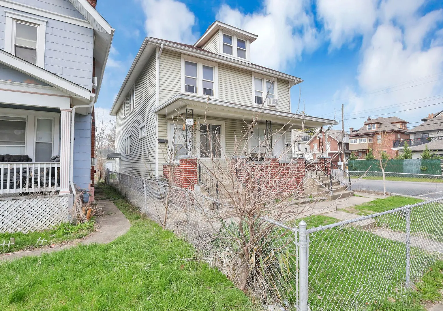 27-29 S Terrace Ave — Photo 4