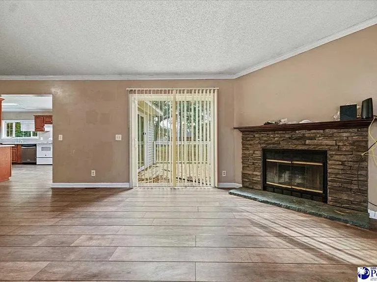 3016 Greystone Cir #MAIN — Photo 4