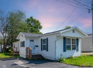 714 Fern Dr, Beaver Bank, NS B4E 1L9