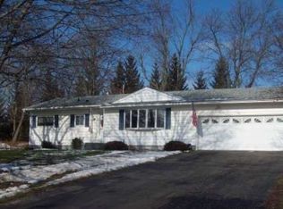 26 Lysander Dr, Rochester, NY 14623