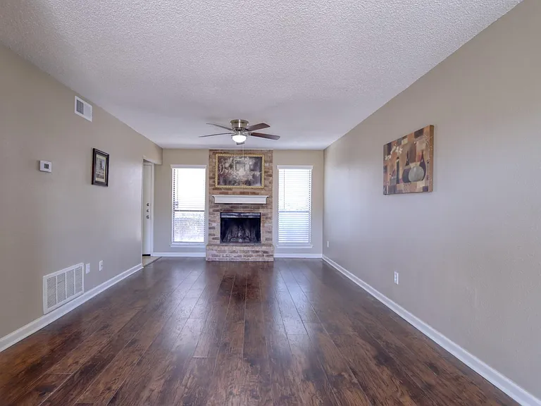 707 Harbour Town Dr #1 — Photo 17