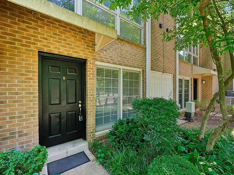 5702 Brewer House Cir #T3-12 — Photo 3