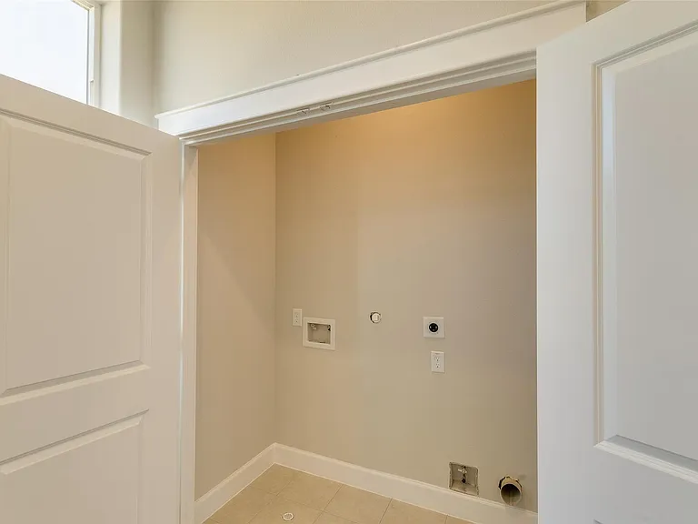 1815 Napa Creek Ln — Photo 37