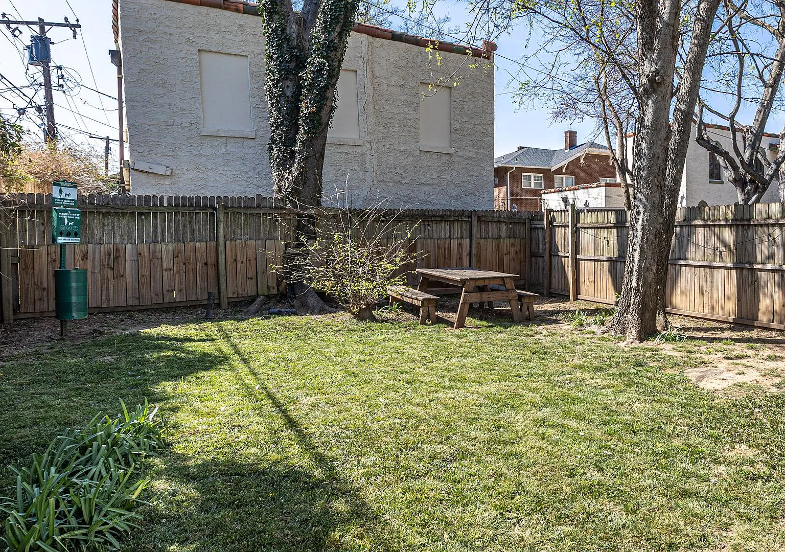 Fully Furnished Apartment in Historic Tracy Park — Photo 4