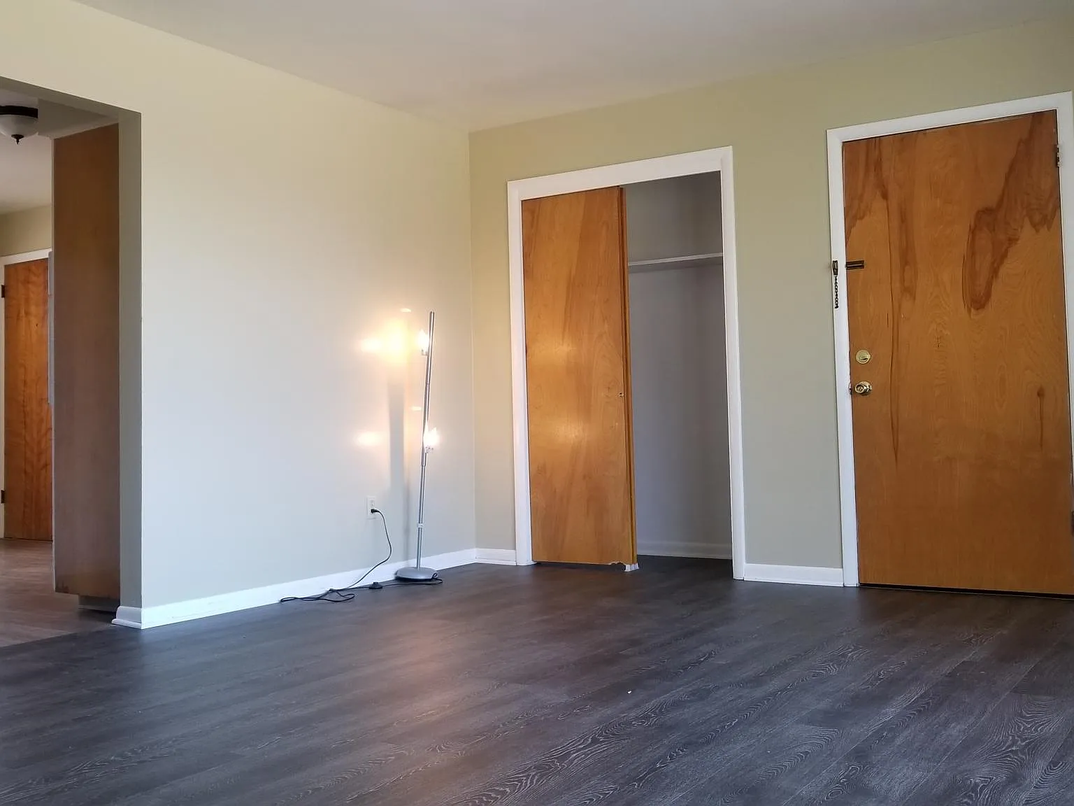 2 bed, 1000 sqft, $1,450 — Photo 2