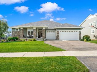 19221 Huxley Ave, Lakeville, MN 55044
