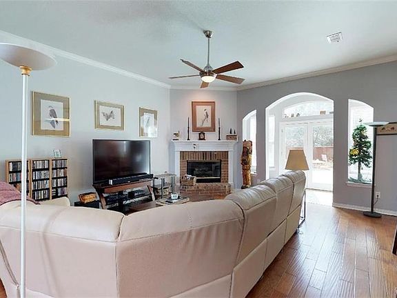 3rd image of 2109 Water Oak Ct
