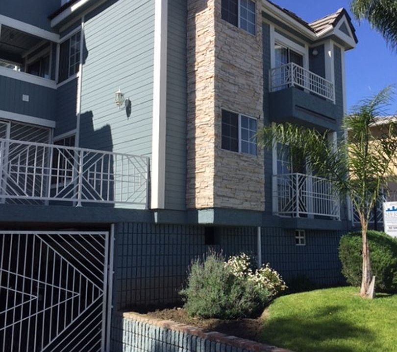 2nd image of 10636 Victory Blvd #105