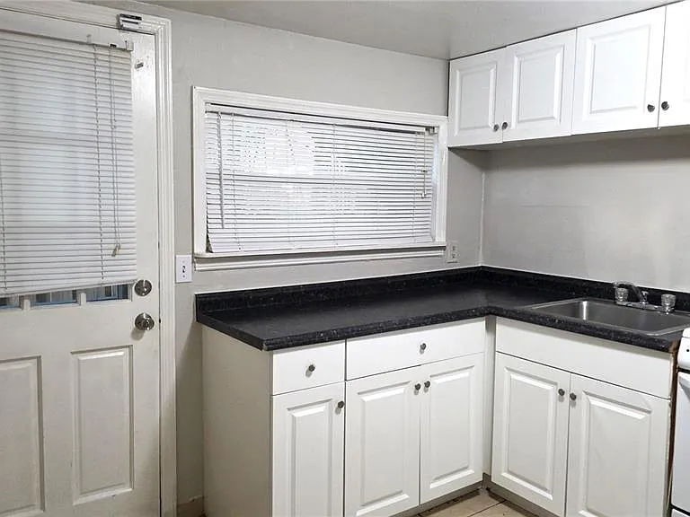 1113 S Park Ave #101 — Photo 3