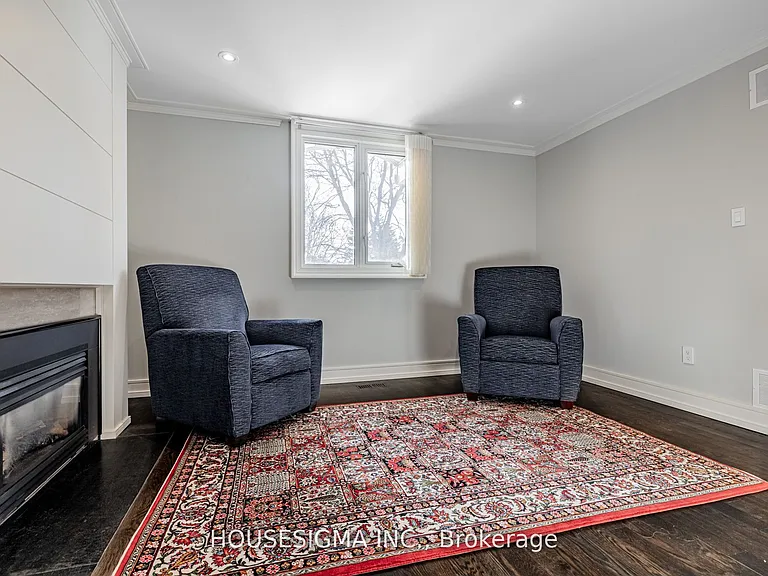 84 Cambridge Cres — Photo 27