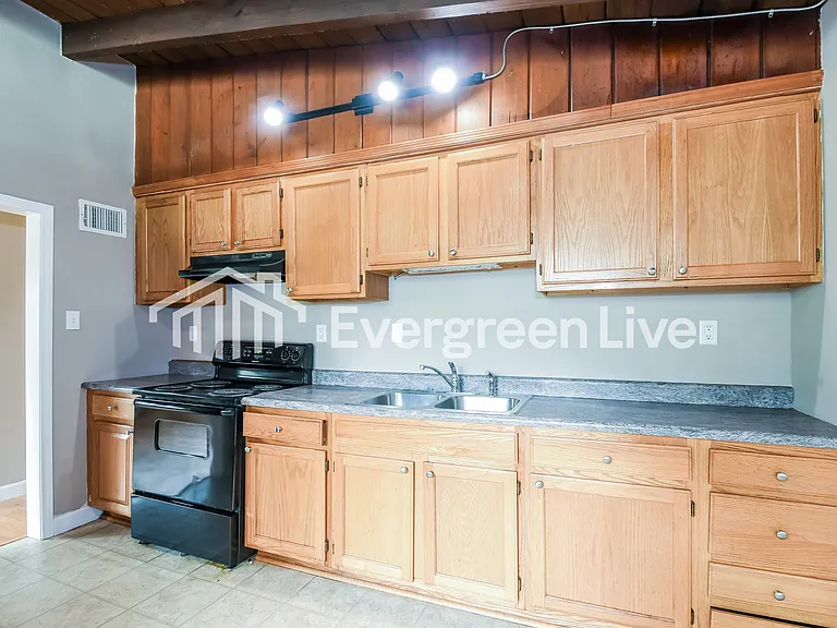 7823 Milan Ave — Photo 6