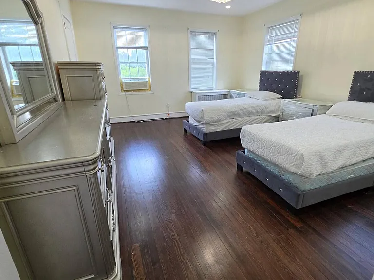 9 Berg Ave — Photo 13