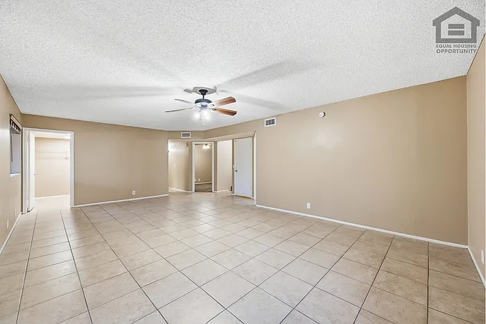 7202 W Corrine Dr — Photo 32