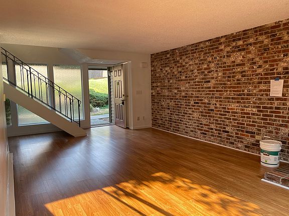 3rd image of 14518 NE 6th Pl #2