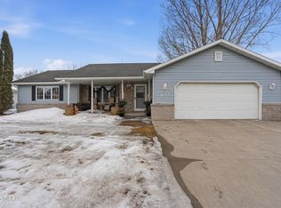 824 17th Ave SE, East Grand Forks, MN 56721
