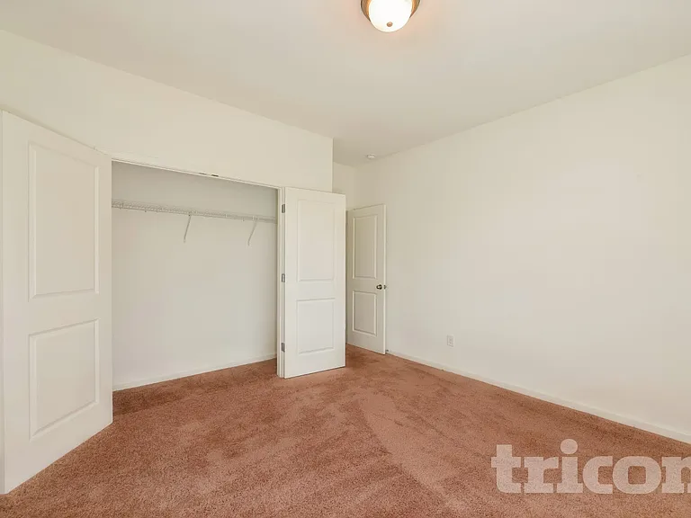 150 Everett Sq — Photo 8