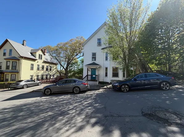 93 Bellevue Ave APT 3, Haverhill, MA 01832