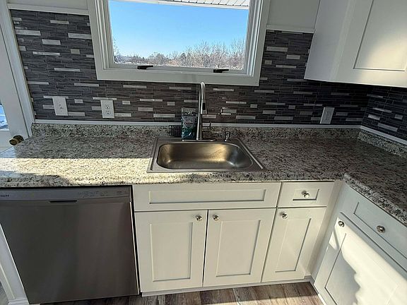 4th image of 3724 Walnut St #B
