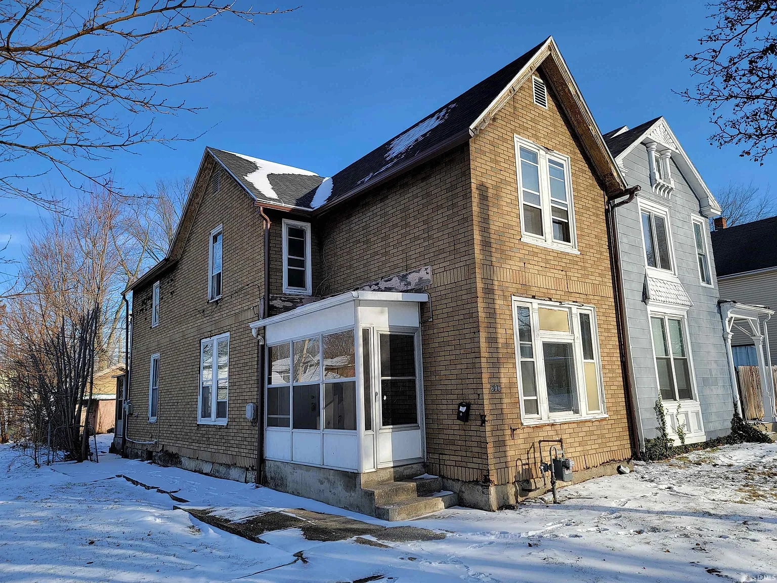 636 W Creighton Ave photo 1