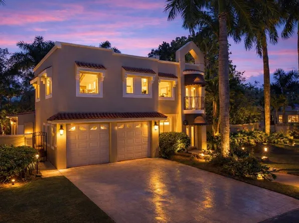 A4 Paseo Madrid St, Vega Alta, PR 00692