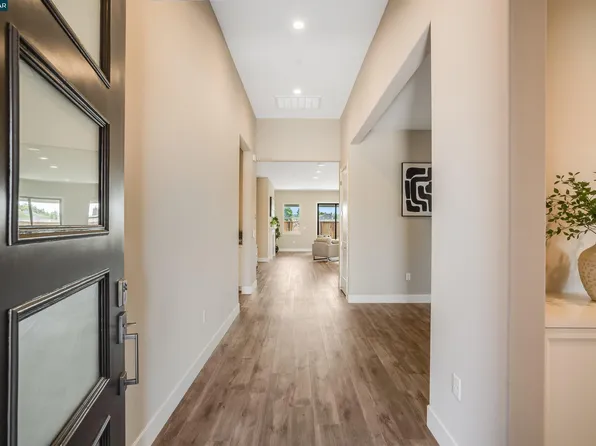 3137 Phoenix Ave, Tracy, CA 95377