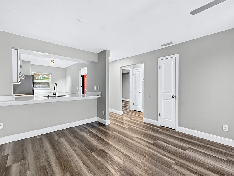 6363 Bonnie Bay Cir N — Photo 13