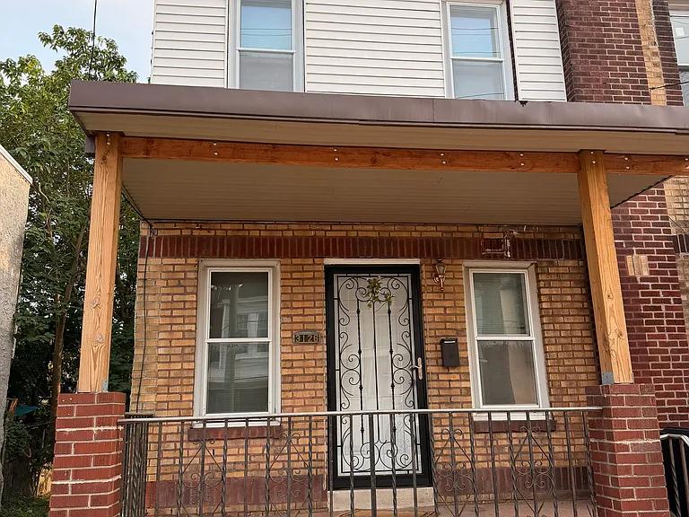 3126 Tasker St — Photo 1