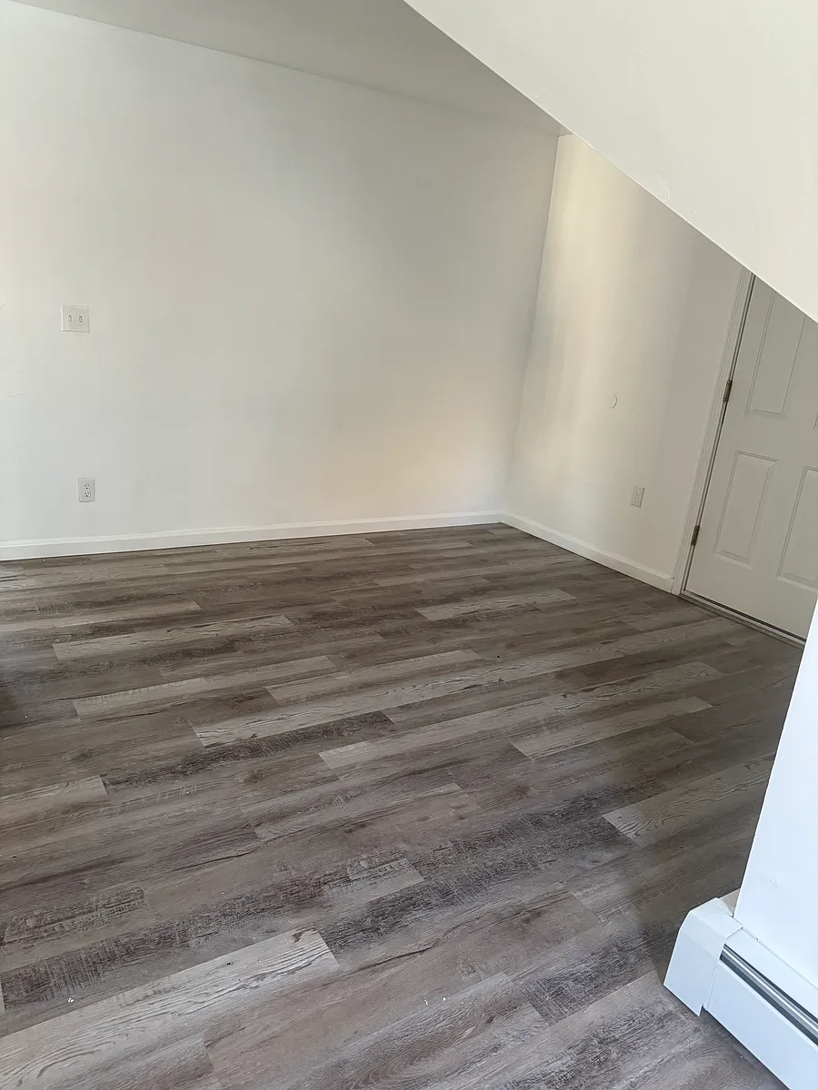 Building Photo - 15 Seymour St #3