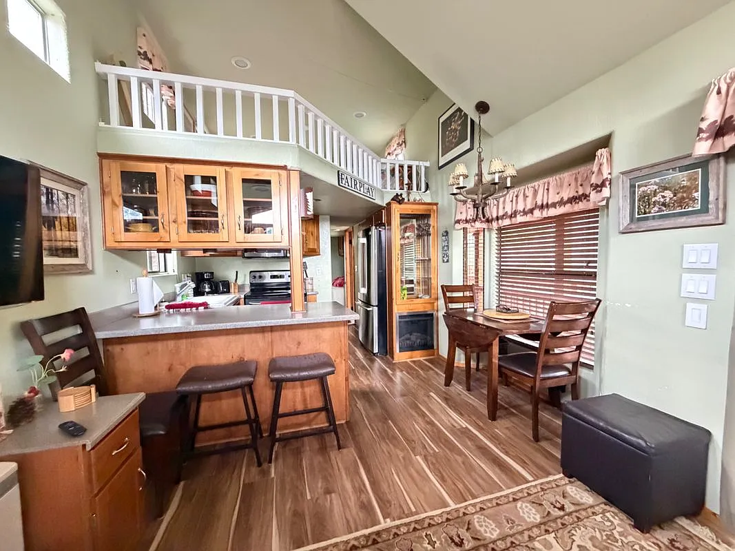 2 bed, 1.0 bath, 614 sqft, $1,950 — Photo 1