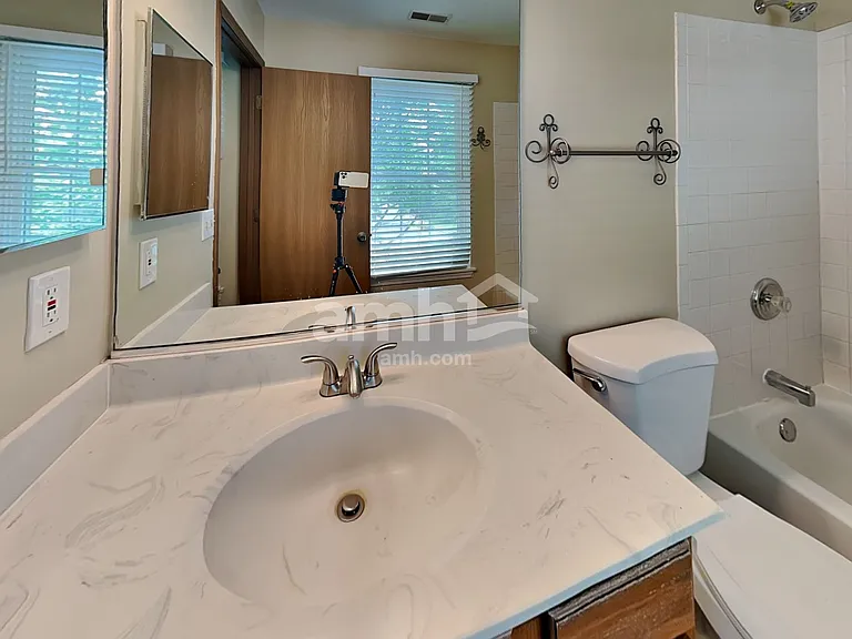21216 W Chastworth Ln — Photo 12
