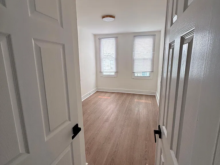 820 N Streeper St #MAIN — Photo 6