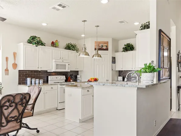 2304 Granbury Dr, Mesquite, TX 75150