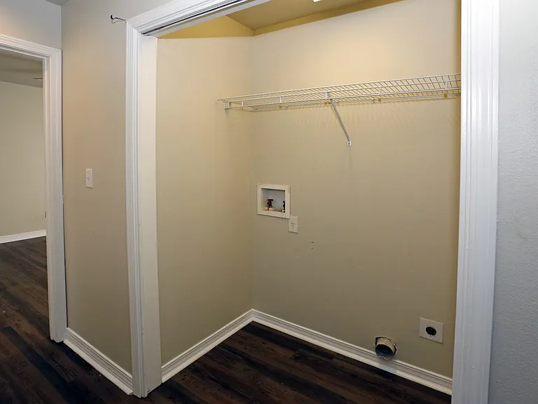 Meadowbrook Apartments — Photo 3
