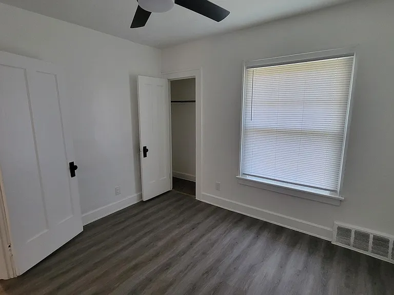 1274 W 89th St #2 — Photo 7