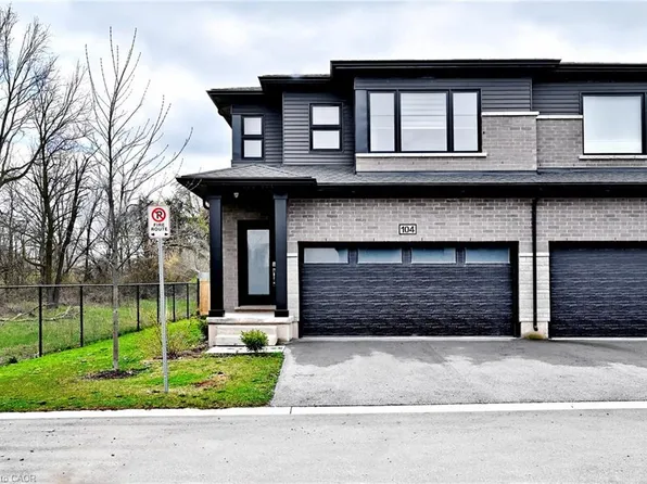 4552 Portage Rd #104, Niagara Falls, ON L2E 6A8