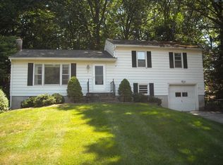 7 Schyler Dr, Poughkeepsie, NY 12603