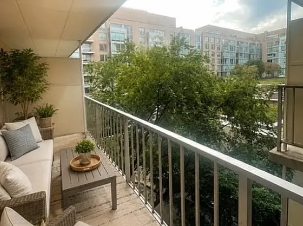 2201 L St NW APT 720, Washington, DC 20037
